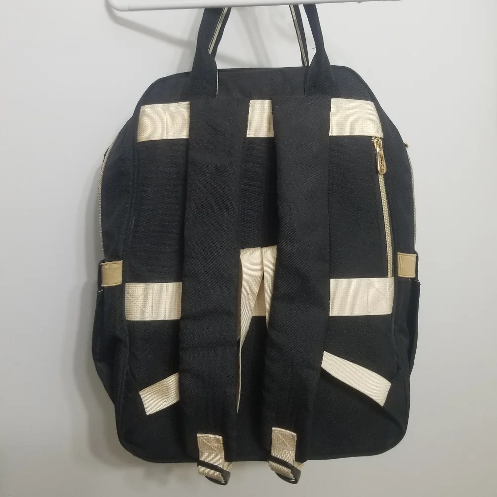 VGUC intricate laptop-friendly backpack w matching lunchbag - Picture 10 of 13